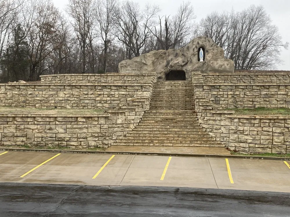 Expert yard maintenance in Washington, MO by Meyer Landscape and Lawn