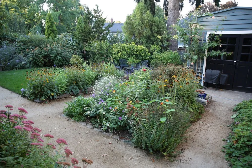 Top-rated landscape design for homes in Bridal Veil, OR by Meyer Landscape Architecture