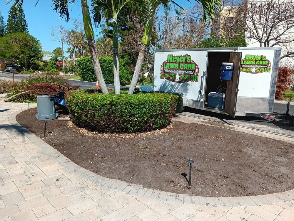 Reliable yard cleanup service experts serving Pinellas Paerk, FL - Meyer's Lawn Care