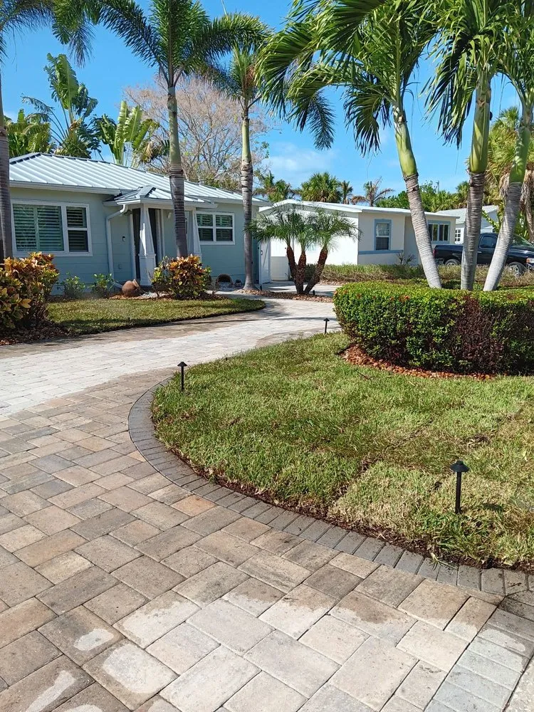 Trusted yard cleanup service in Pinellas Paerk, FL - Meyer's Lawn Care