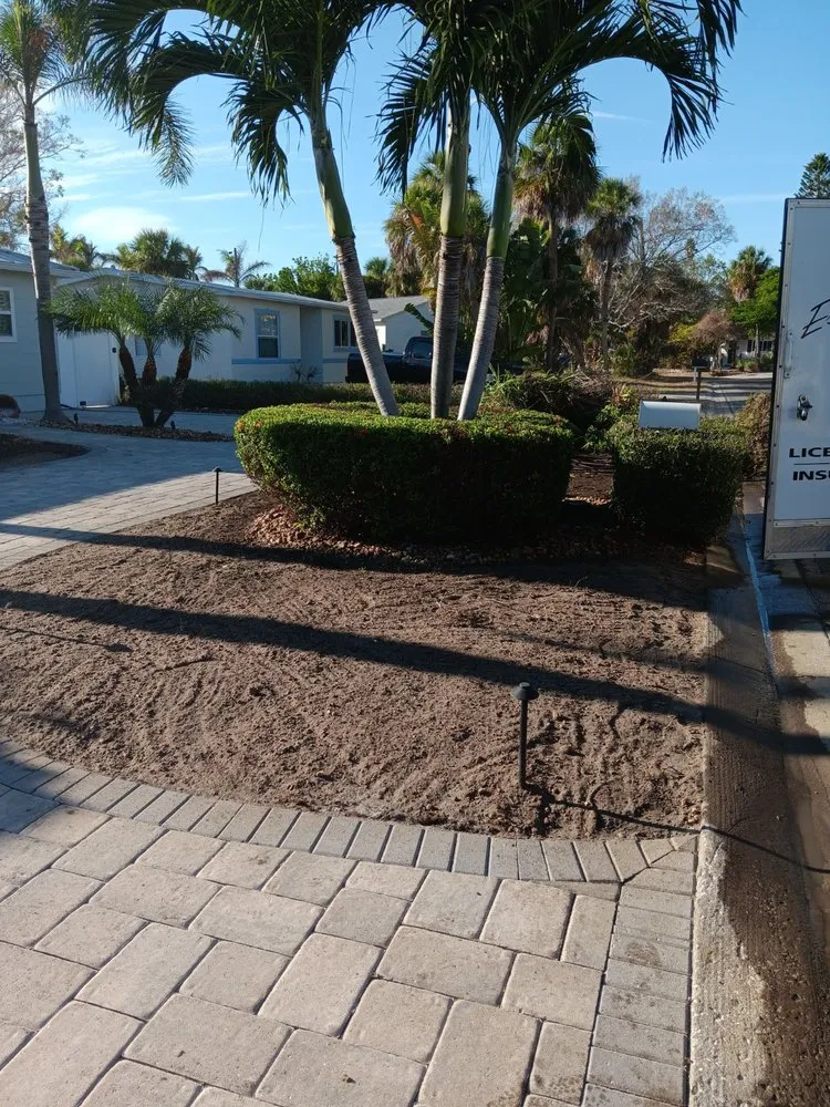 Top-rated landscaping services for residential properties across Pinellas Paerk, FL - Meyer's Lawn Care