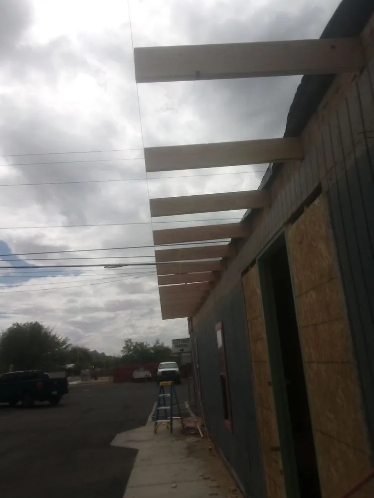 Expert yard cleanup service for residential properties in Tucson, AZ by Mezquite Handyman Construction