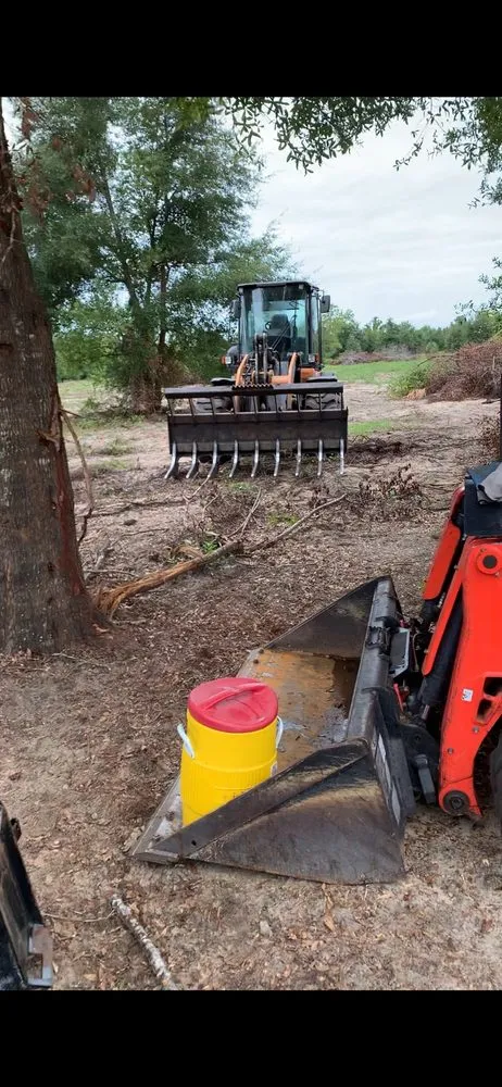 Reliable yard maintenance for residential properties in Haines City, FL by MF Service Group