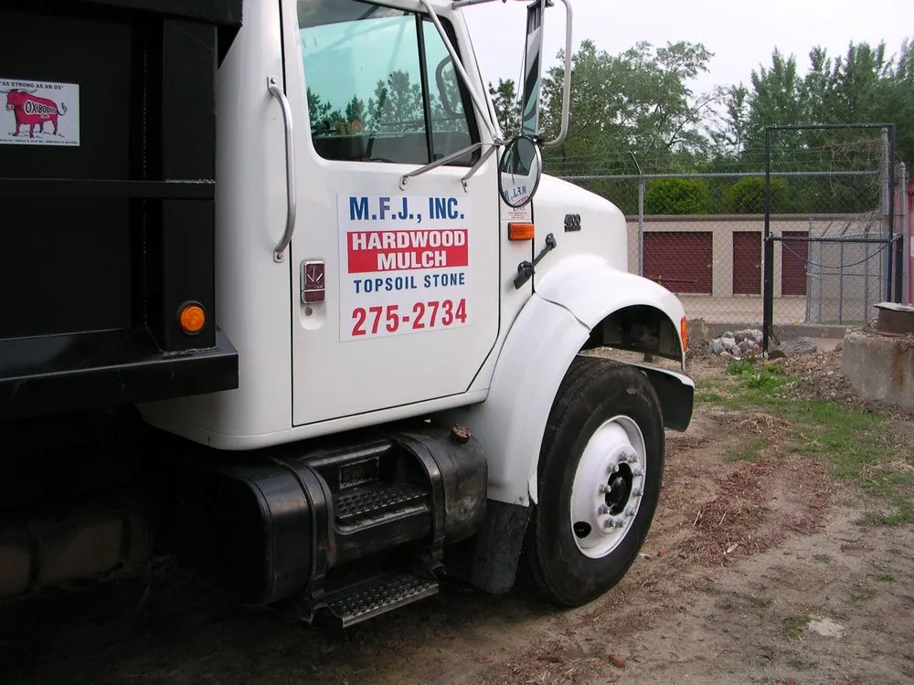 Top-rated garden landscaping experts serving Bon Air, VA - M.f.j