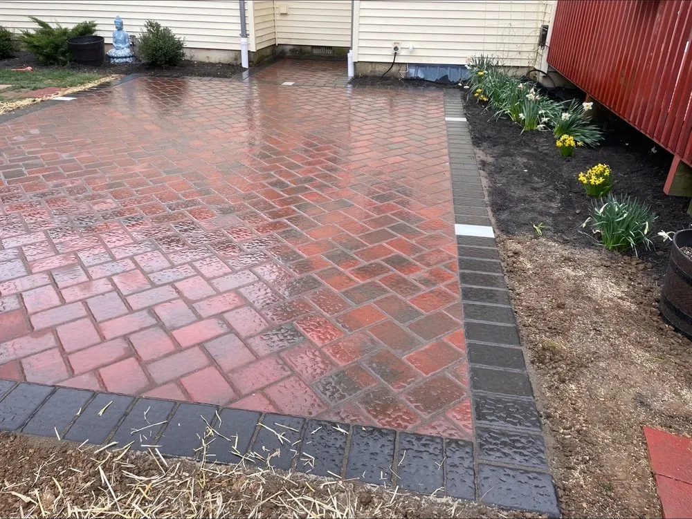 Custom residential landscaping in Hamilton, NJ by MG & J Landscaping