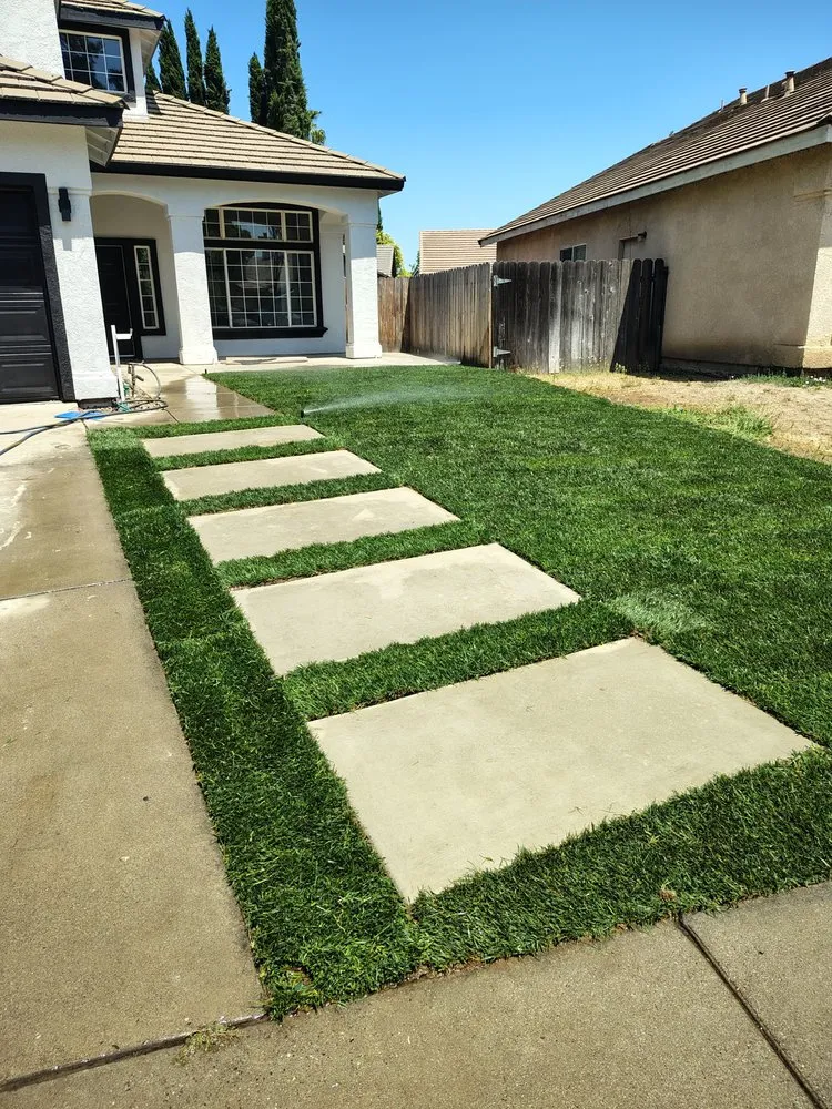 Affordable landscape design in Riverbank, CA by M&g hauling & yard work services