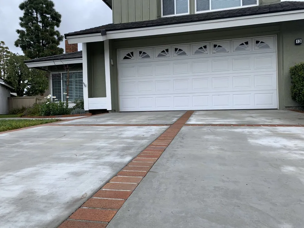 Professional yard maintenance in Irvine, CA - MG Landscaping and Fencing