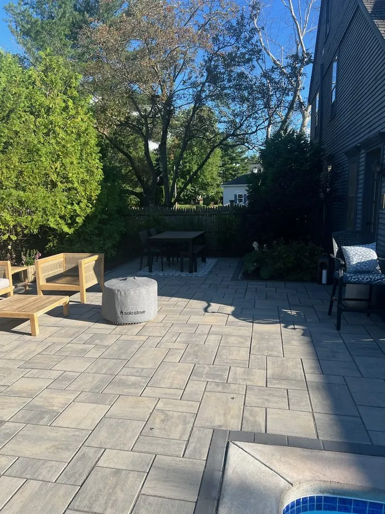Trusted lawn care service in West Hartford, CT by M&G Landscaping, LLC