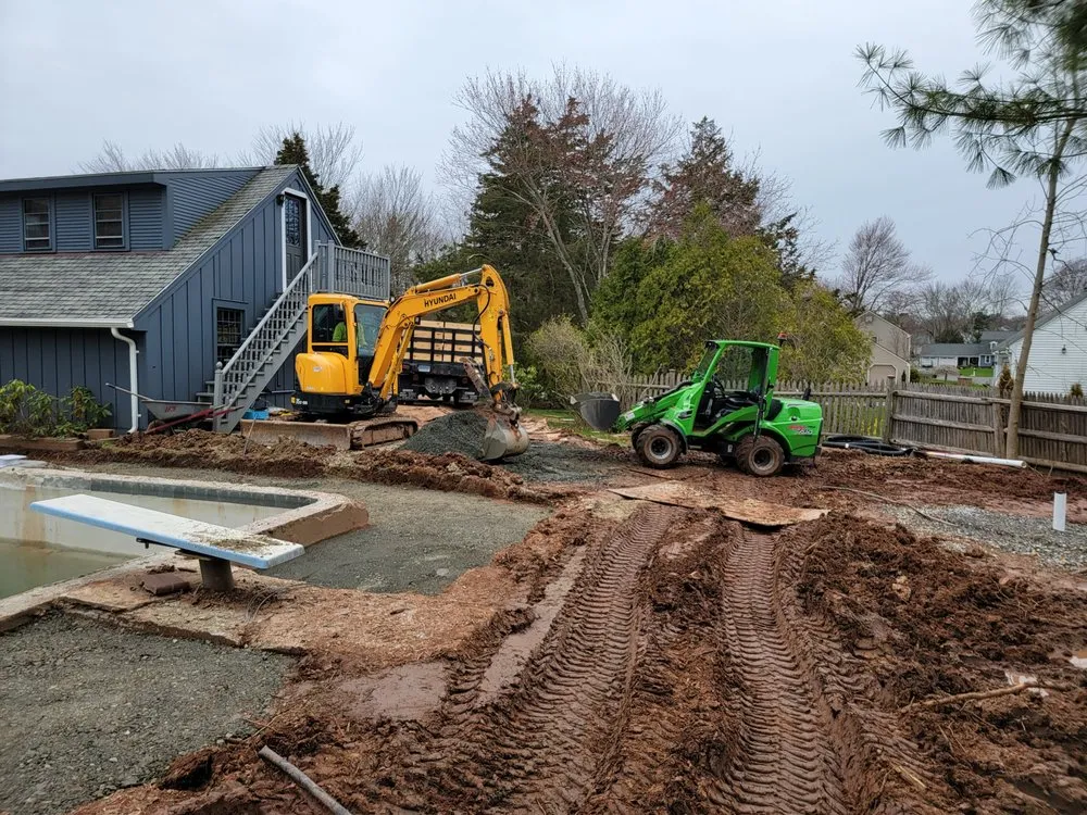 Custom landscape installation experts serving West Hartford, CT - M&G Landscaping, LLC