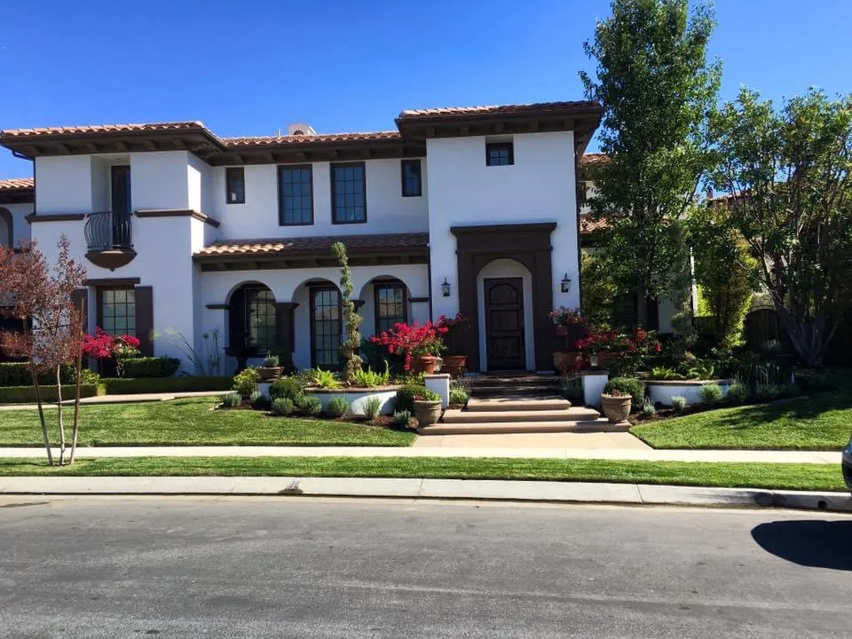 Expert landscaping services for year-round maintenance in Los Angeles, CA by MG Lanscaping