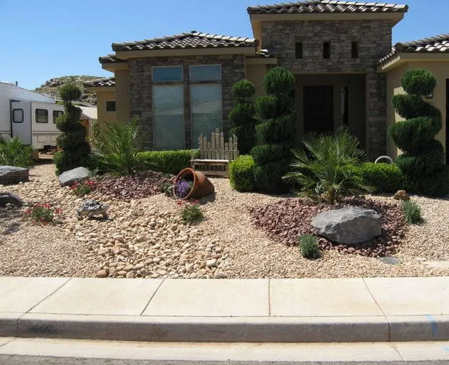 Custom yard cleanup service in Lancaster, CA - MGG landscaping
