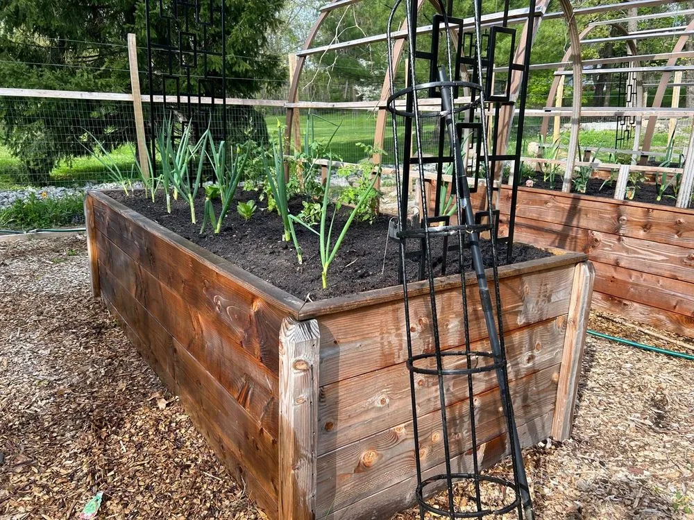 Expert lawn mowing service experts serving Buchanan, NY - MGO Contractor