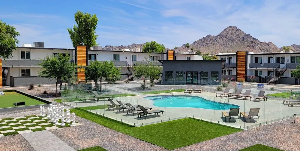 Local yard maintenance experts serving Phoenix, AZ - MH Building Solutions - Phoenix