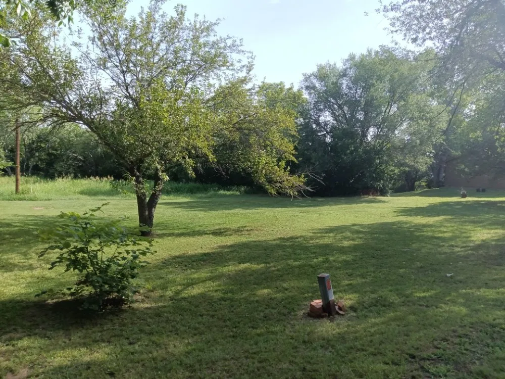 Top-rated yard maintenance in Shawnee, OK by Mh Lawn Care