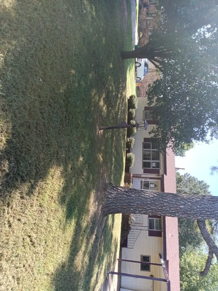 Affordable landscaping services for residential properties in Shawnee, OK by Mh Lawn Care