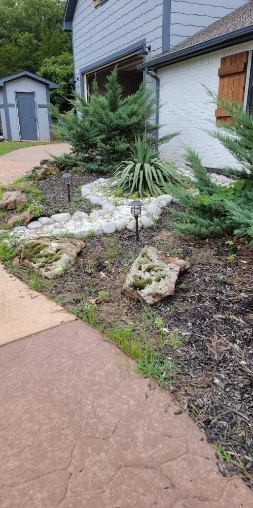 Affordable lawn care service in Shawnee, OK by Mh Lawn Care