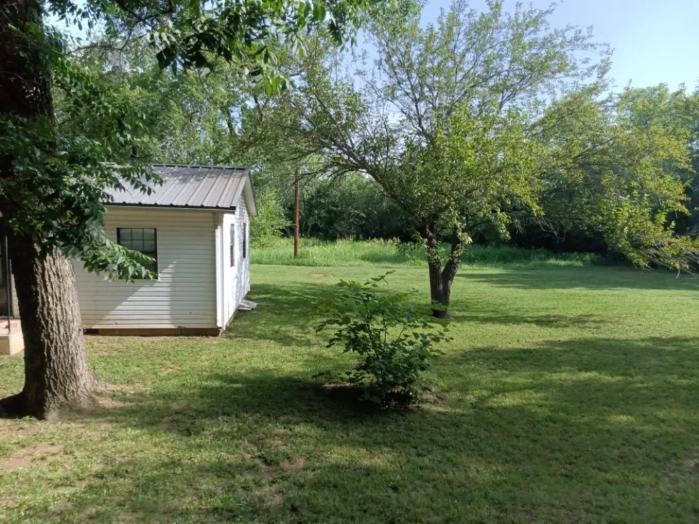 Professional yard maintenance experts serving Shawnee, OK - Mh Lawn Care