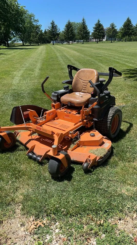 Top-rated outdoor landscaping in Princeville, IL by M&H Mowing