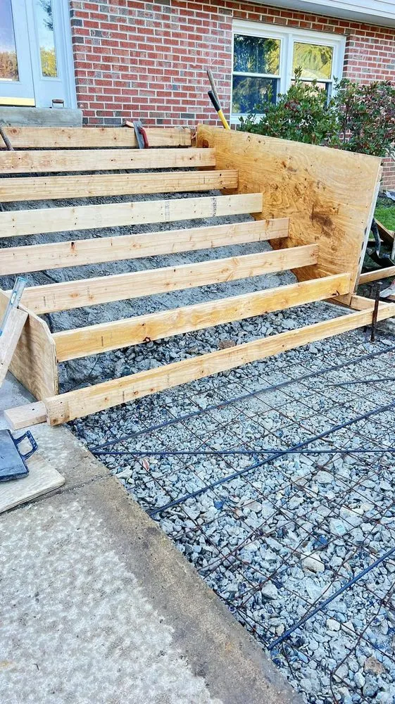 Professional lawn mowing service experts serving Manassas, VA - MH Quality Tree Care and Landscaping Service