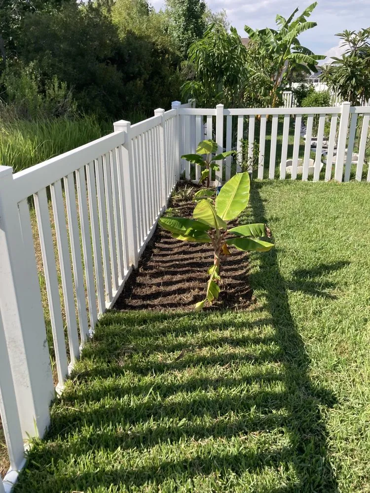 Trusted yard cleanup service with custom design across Zephyrhills, FL - Mi Casa Tu Casa Land Care