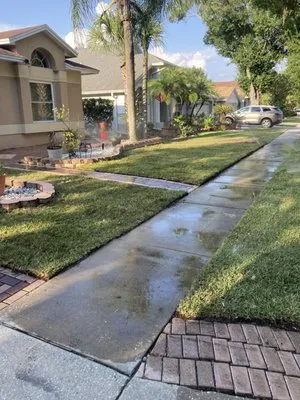 Mi Casa Tu Casa Land Care Logo