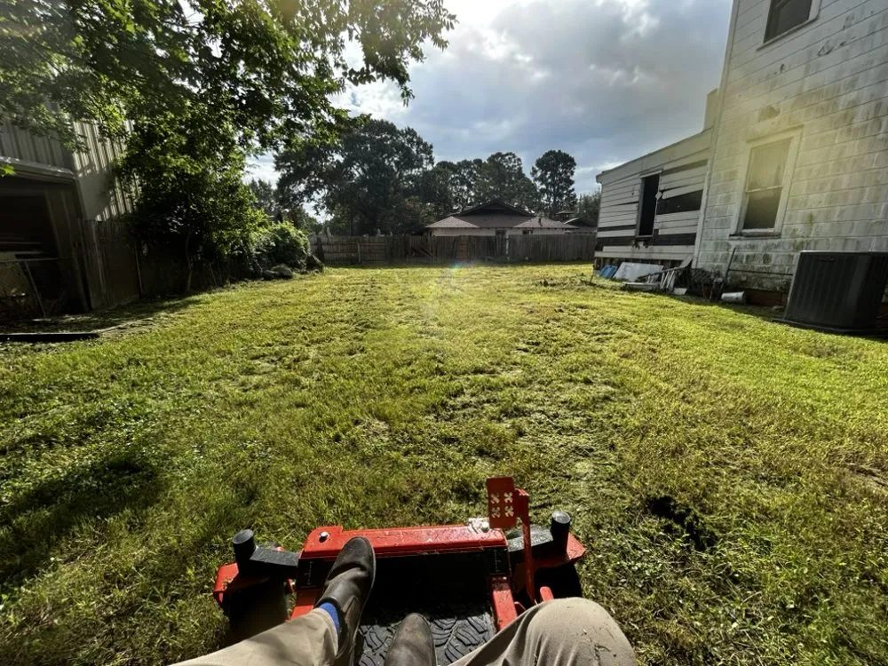Custom garden landscaping experts serving Navasota, TX - Mi Familia Lawn & Landscaping