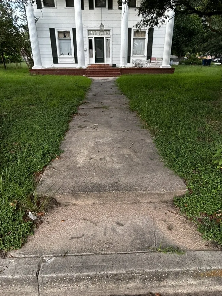 Affordable lawn mowing service for homes across Navasota, TX - Mi Familia Lawn & Landscaping