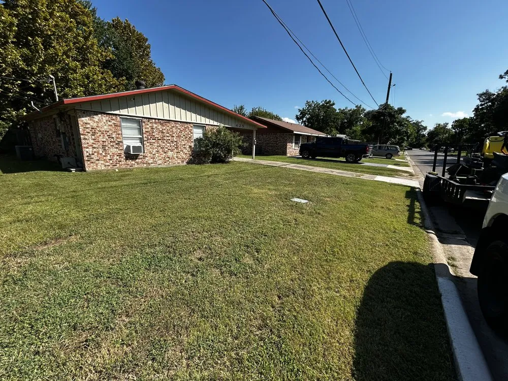 Trusted yard maintenance in Navasota, TX - Mi Familia Lawn & Landscaping