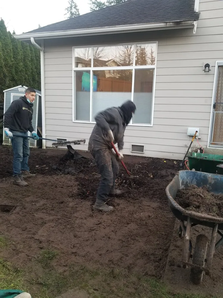 Custom lawn care service near you in Bothell, WA by Mi Jardin Lawn Care & Design