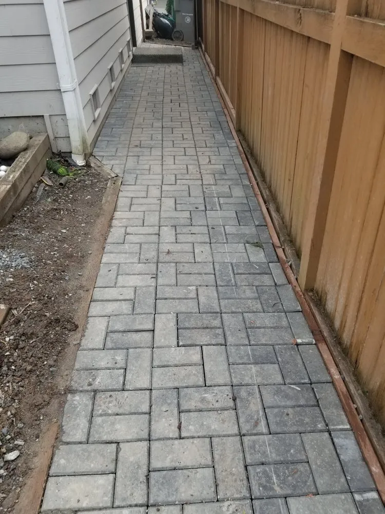 Custom lawn mowing service in Bothell, WA - Mi Jardin Lawn Care & Design