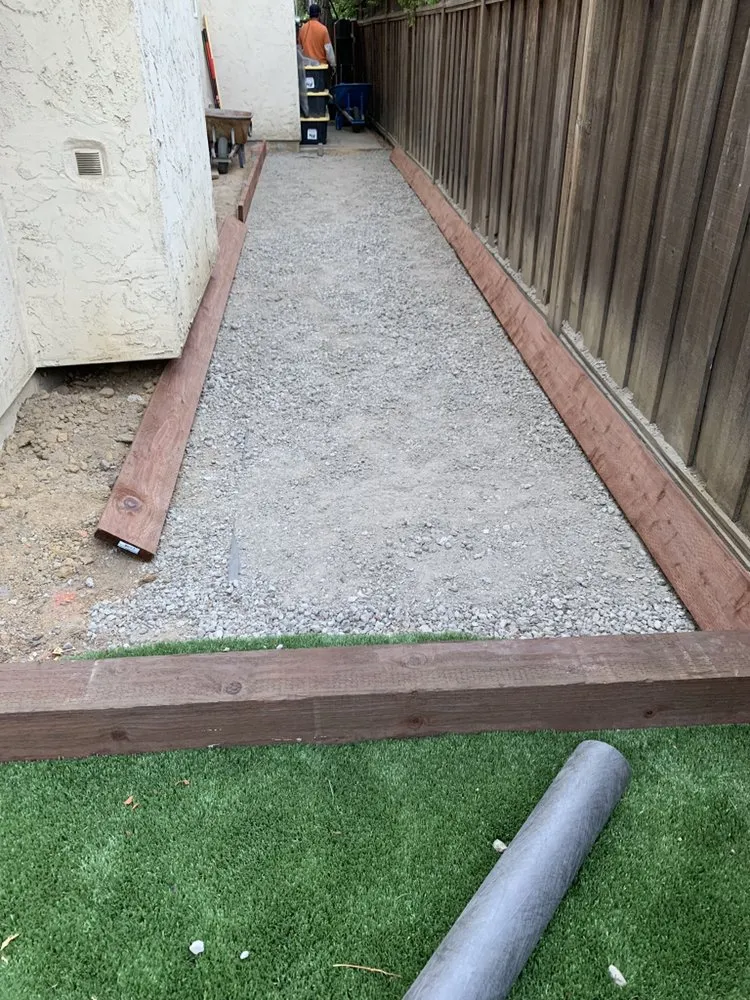 Expert lawn care service experts serving Emerald Hills, CA - Mi Monarca Landscaping