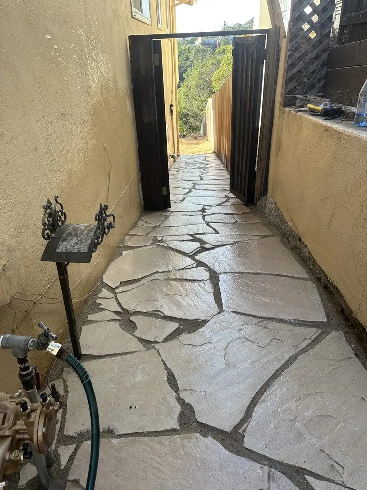 Professional lawn mowing service in Emerald Hills, CA - Mi Monarca Landscaping