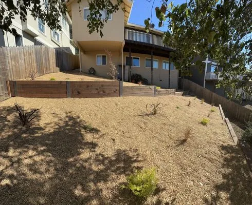 Mi Monarca Landscaping Logo