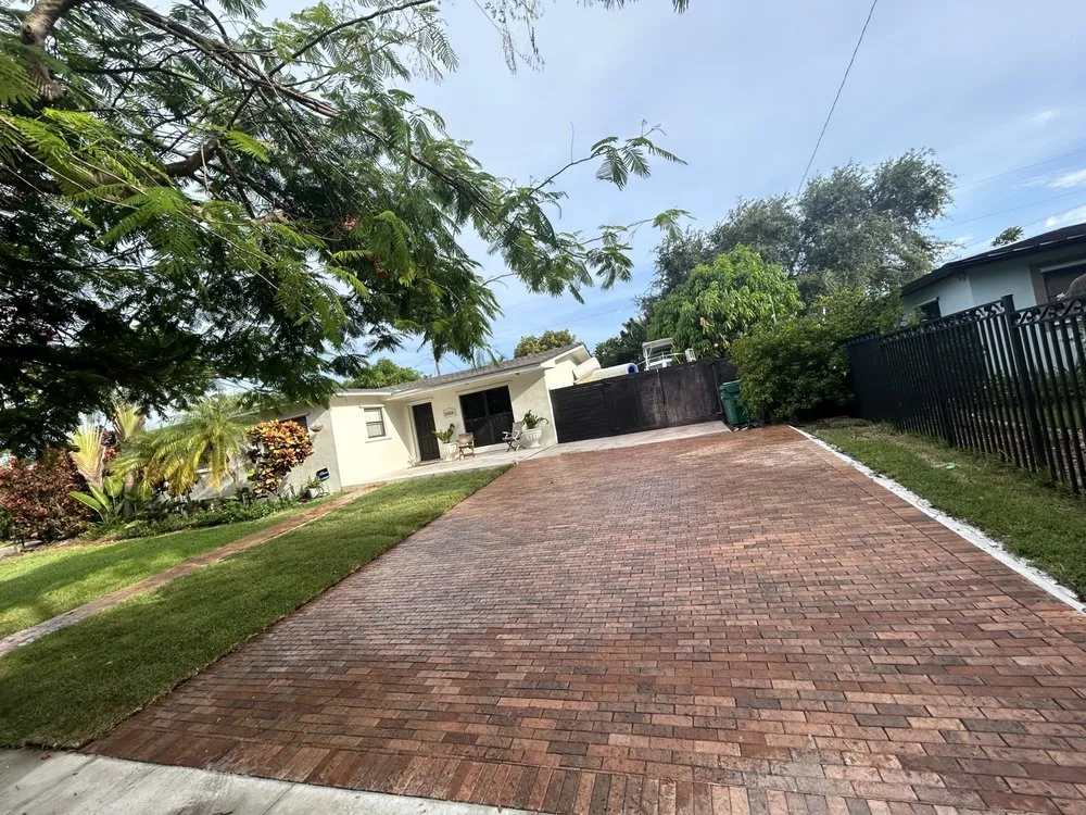 Professional outdoor landscaping in Miami, FL - Miami Outdoor Living