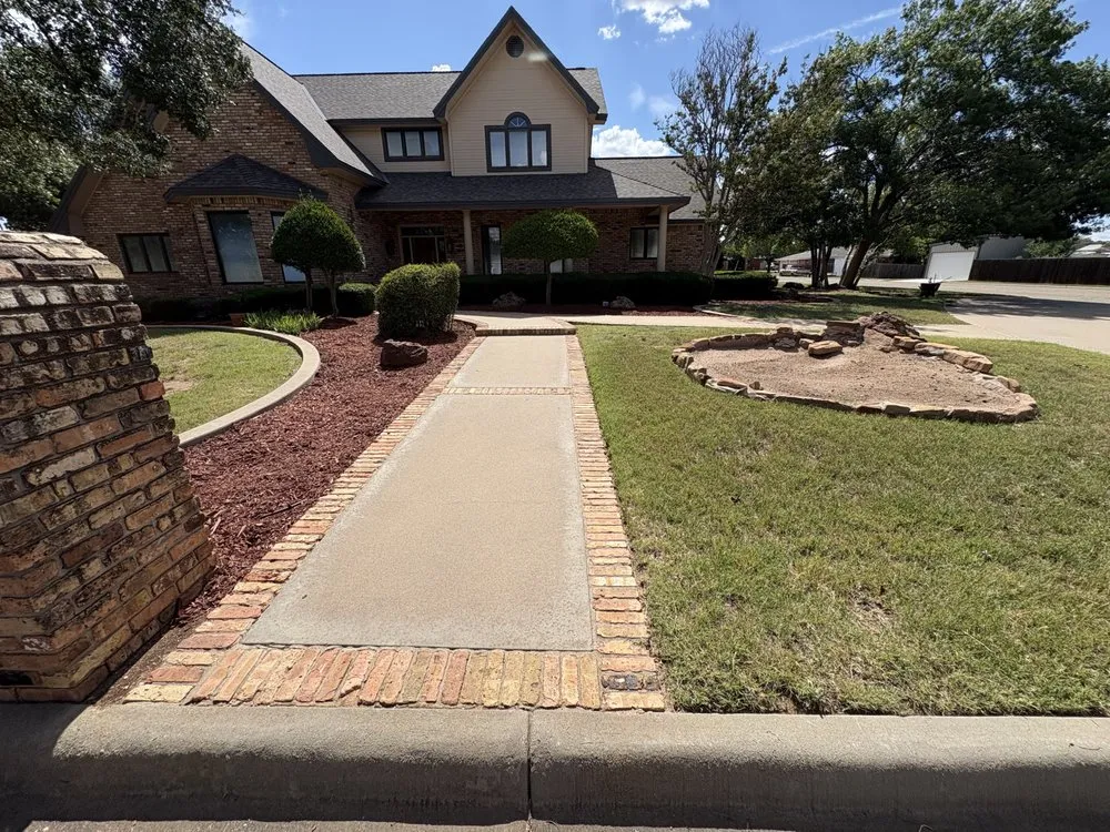 Custom yard maintenance with custom design across Snyder, TX - Michael and Miranda’s Lawn Care
