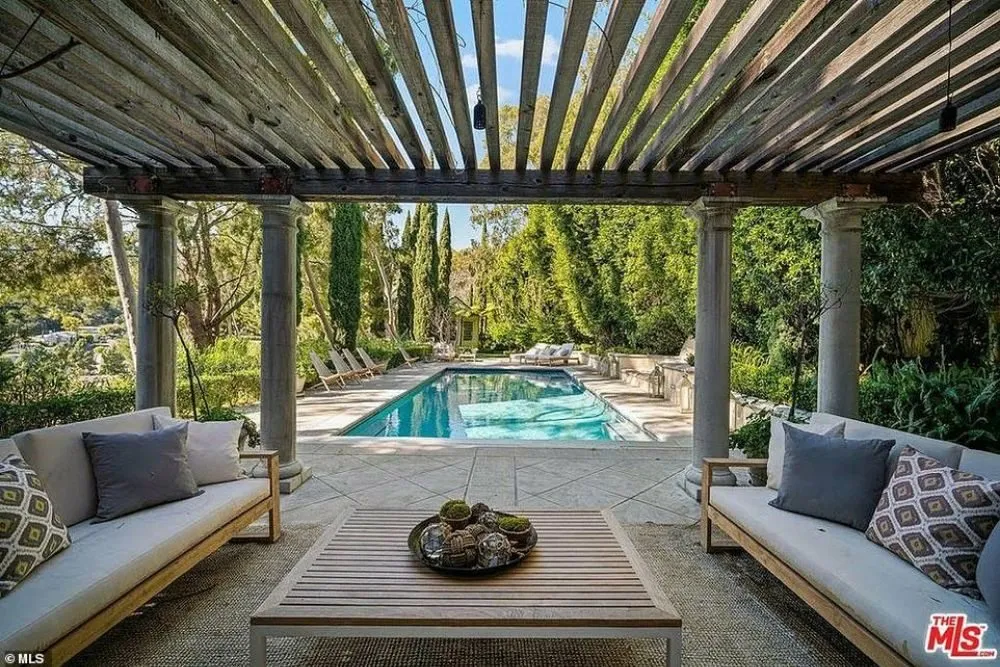 Top-rated landscape design for year-round maintenance in Gulfport, FL by Michael Bosch Landscaping