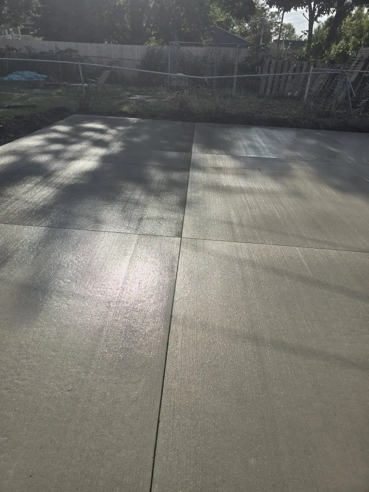 Trusted lawn care service experts serving Cedar Rapids, IA - Michael Candler's Construction