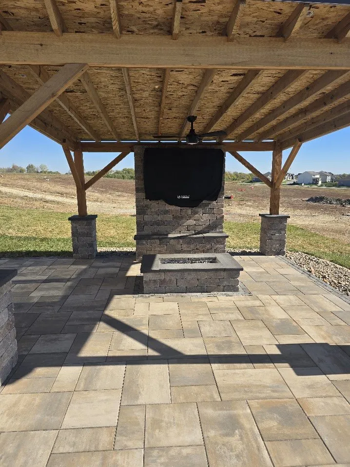 Local outdoor landscaping experts serving Lee's Summit, MO - Michael Jackson Hardscaping