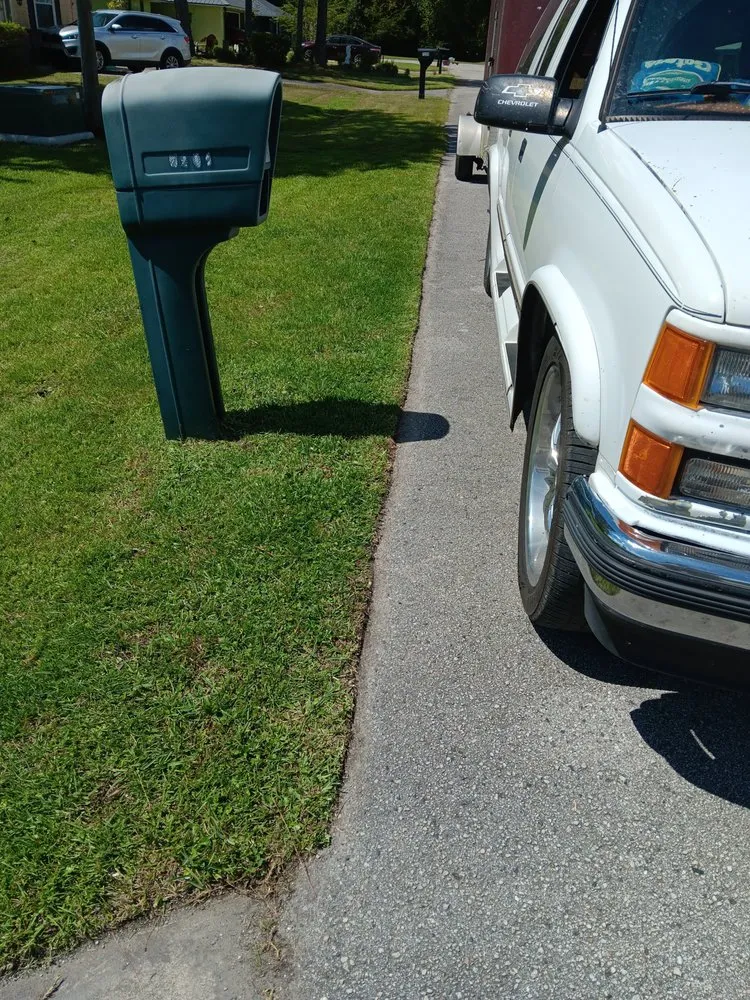 Professional yard maintenance for year-round maintenance across Crescent City, FL - Michael Knox Umbrella Services