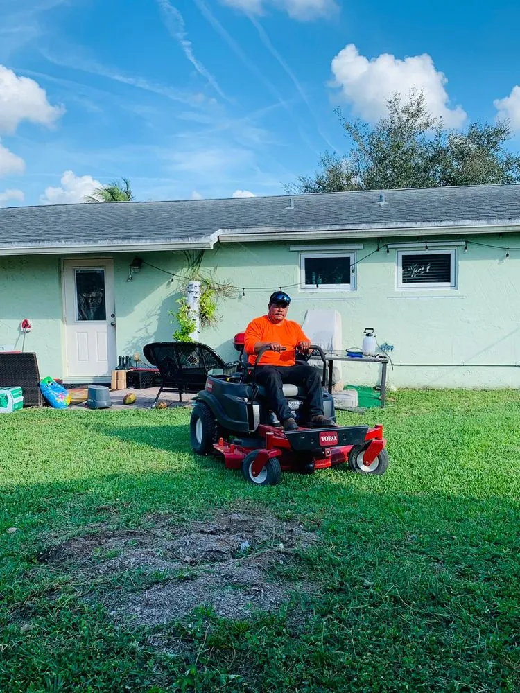 Local lawn care service experts serving Tamarac, FL - Michael Landscaping
