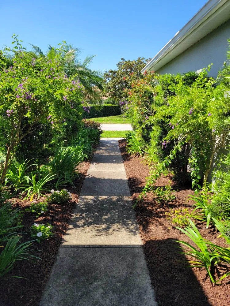 Affordable lawn care service with custom design in Weirsdale, FL by Michael Marlow Yard Services and More