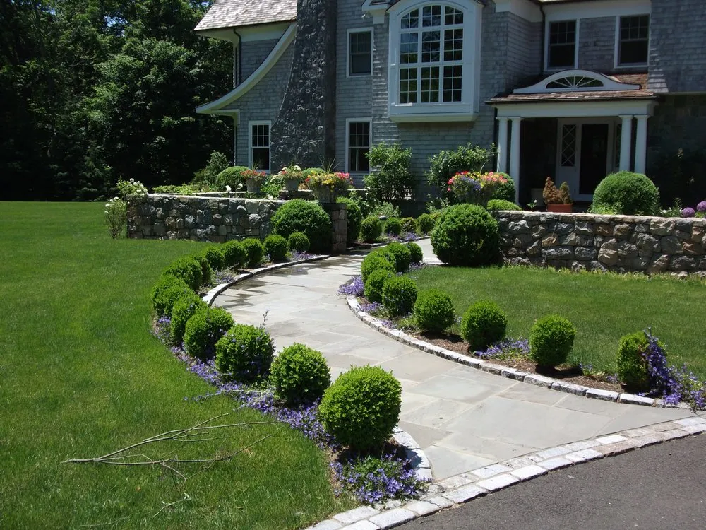 Expert garden landscaping in Greenwich, CT - Michael Sinisi & Son