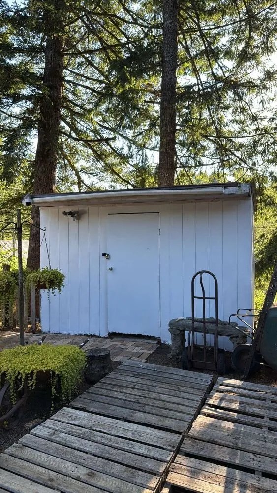 Top-rated garden landscaping with custom design across Lincoln City, OR - Michael's Handy Coastal Services