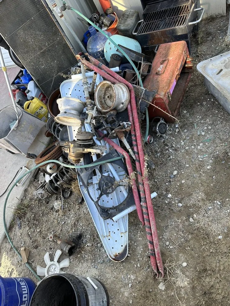 Affordable yard maintenance in Hanford, CA by Michael’s Junk Removal