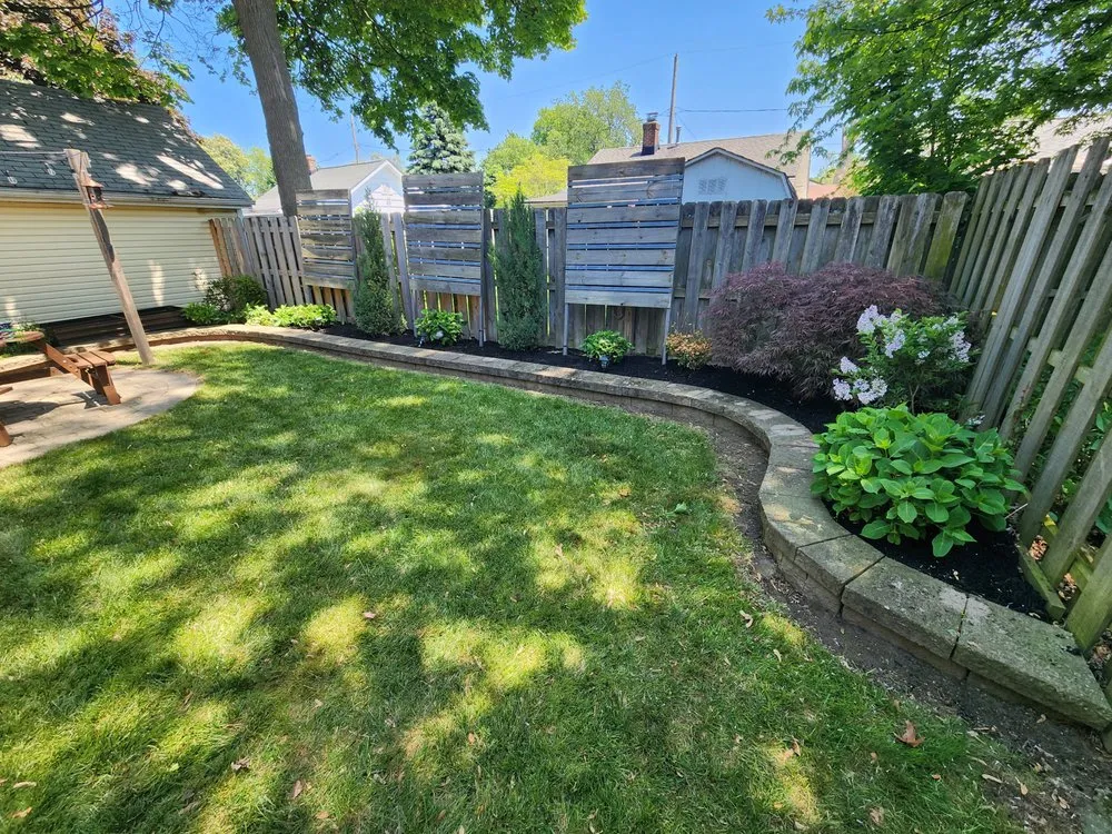 Custom yard cleanup service in Independence, OH by Michaels Landscape & Consulting