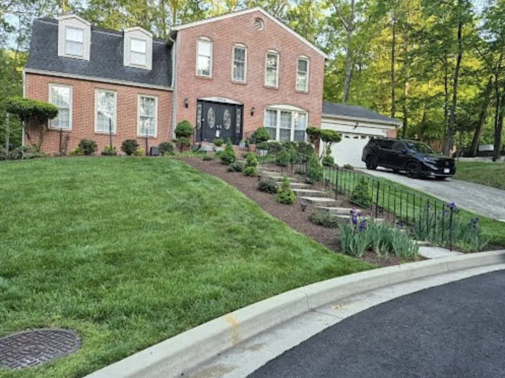 Custom yard cleanup service in Accokeek, MD by Michael's Landscaping Services