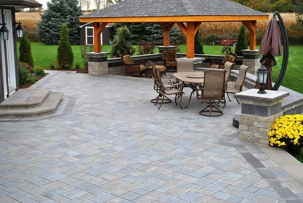 Michiana Hardscaping Logo