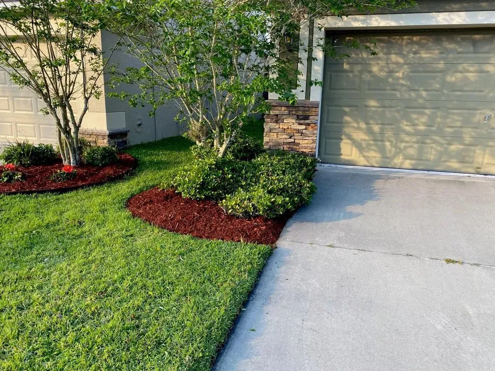 Custom yard maintenance in Alafaya, FL by Michiee Bee Lawn Care