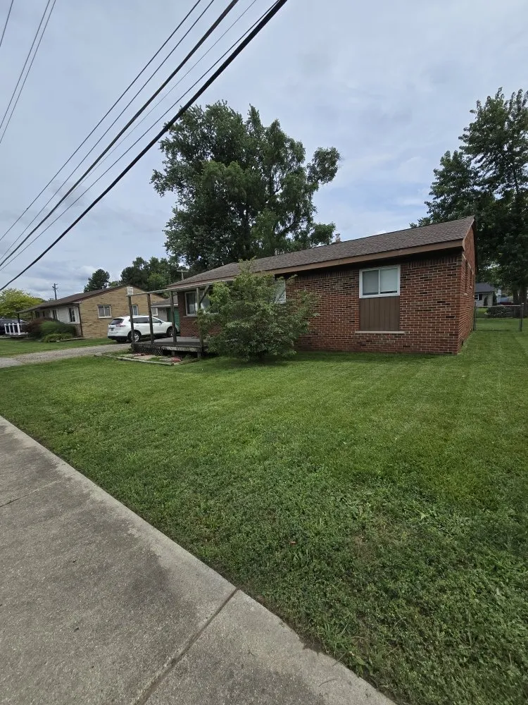 Local residential landscaping in Shelby Charter Township, MI by Michigan Mow Masters