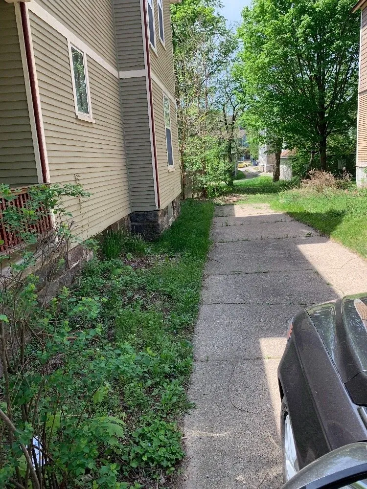 Custom yard cleanup service in Byron Center, MI by Michlawn Services